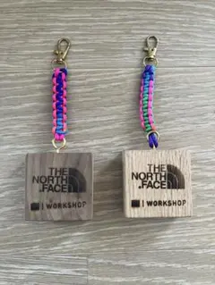 ノースフェイス キーホルダー　ウッドアロマ