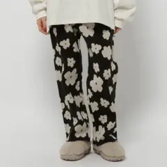 【美品】 ニコアンド なめらかニットパンツ 花柄