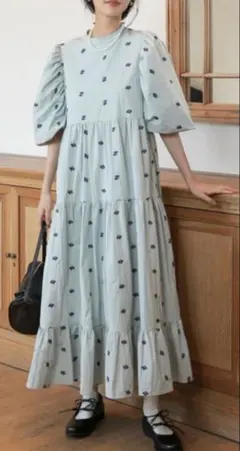 【forksy.】【オケージョン対応】小花柄刺繍パフスリーブティアードワンピース