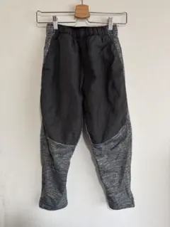 adidasアディダス グレーと黒の長ズボン　150