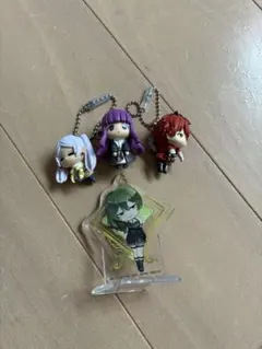 葬送のフリーレン　アクリル1つと、ストラップ3点のフィギュア4個セット