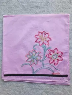 【未使用】DKNY ダナキャランニューヨークハンカチ ピンク 花柄刺繍