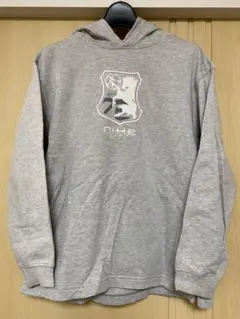 ◼️ナイキ　スウェットパーカー　グレー　130〜140㎝