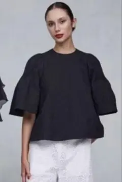 ドゥロワー　フラワージャガード　ブラウス　Tシャツ（新品・未使用品）のサムネイル