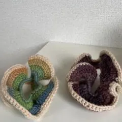 カラフル編みシュシュ2個セット　グラデーション　ハンドメイド　かぎ針編み　編み物