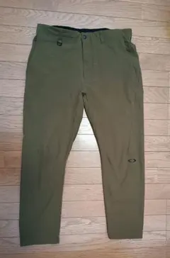 値下げです。OAKLEY オークリーFOR40357クロップドパンツXLカーキーのサムネイル