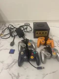 ゲームキューブ本体一式　コントローラー4個 メモリーカード　セット