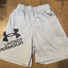 UNDER ARMOUR ハーフパンツ ライトグレー