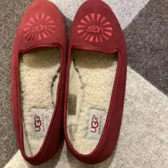 UGG レッドフラットシューズ