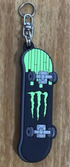 Monster Energy スケートボード キーホルダー