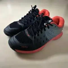 美品★YONEX★24.5★テニスシューズ ブラック/レッド