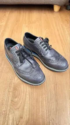 ム*ン様 【美品】PRADA ダークグレー ブローグシューズ 6.5 レザースニ 2026年最新】PRADA メンズ 靴 その他の人気アイテム - メルカリ