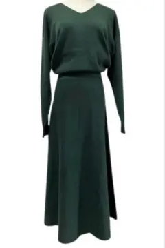 【新品未使用】ヤマダヤスコットクラブ系列MAITRESSE Vネックニットワンピ