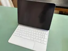 iPadAir第5世代64GBパープルとMagicKeyboardホワイト
