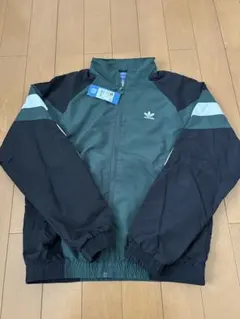 【新品、未使用】アディダス ナイロンジャケット L グリーン/ブラック