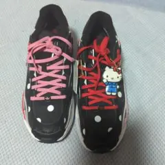 アディダスハローキティスニーカー