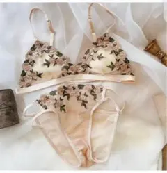 花柄刺繍ノンワイヤーブラレットショーツセット 透け感 おしゃれ 【Sサイズ 】