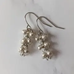 No.568 チェコビーズ ブルーのファルファーレピアス - メルカリ