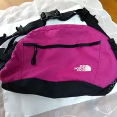 THE NORTH FACE ボディバッグ ピンクと黒