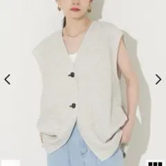 ライトグレー ノースリーブ ベスト