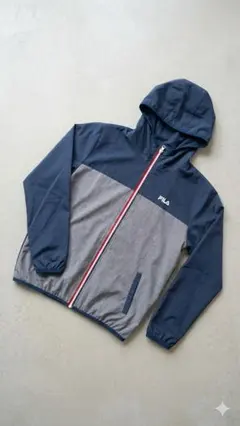 【美品】FILA（フィラ） 軽量 フード付きジップアップブルゾン /