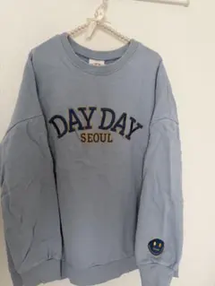 DAY DAY SEOUL スウェット ライトブルー Mサイズのサムネイル