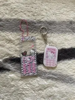 ハローキティ アクリルキーホルダー2個セット
