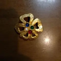 ブロ−チ