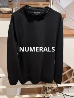 NUMERALS モックネックロングスリーブプルオーバー