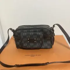 ロエベ　美品アナグラムロゴショルダーバッグ　ミニポーチ　ブラウン系カメラバッグ