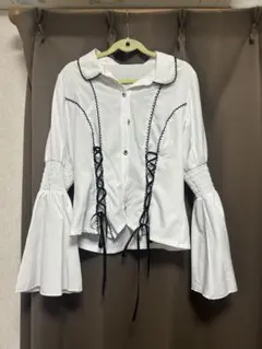 axes femme フレア袖レースアップブラウス M