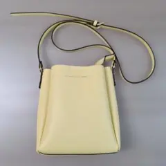 ケスクルデザイン Qu'est ce Que Le “Design“? イエローのサムネイル