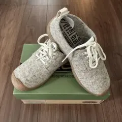 新品未使用 KEEN スニーカー 25cmのサムネイル