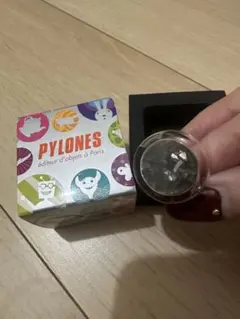 PYLONES クリアドームリング 黒い結晶