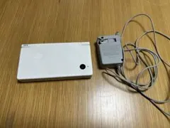 ジャンク品▪️ニンテンドーDSi ホワイト 本体とACアダプター付き