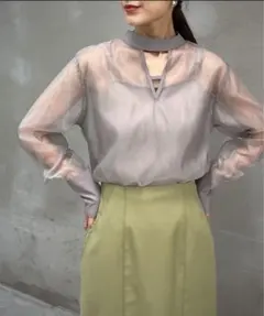 【＆g’aime】マットシアーブラウスのサムネイル