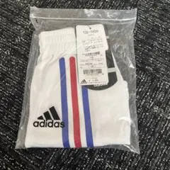 adidas ホワイトショートパンツ 130-140cm