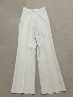 ライトグレー センタープレスフレアパンツ　ur's