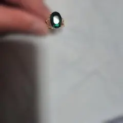 緑色オーバルストーンリング