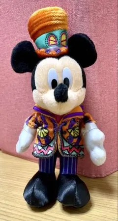 美品未使用東京ディズニーリゾート　　2012 ハロウィンミッキーぬいぐるみバッジ