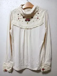 アクシーズ♡アイボリー ハイネック長袖トップス