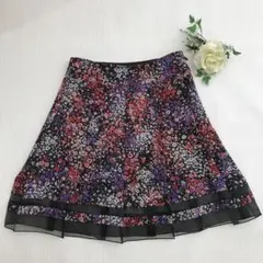 最終お値下げ　ジャイロホワイト　裾シースルースカート　小花柄　サイズ1のサムネイル