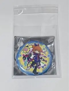 ぷよクエカフェ 缶バッジB サーカスの奇術師アルル＆カーバンクルのサムネイル