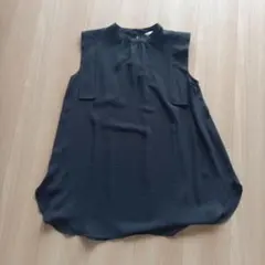 しまむら黒ノースリーブ