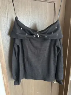 オフショルダー ニット