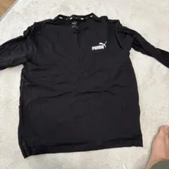 PUMA 黒 ロゴプリント 長袖Tシャツ