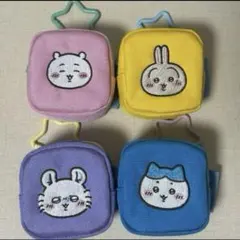 ちいかわ カラビナつき刺繍スクエアミニポーチ
