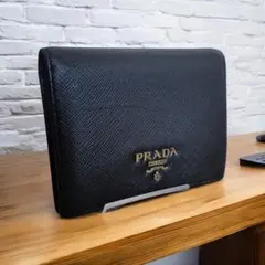 ＰＲＡＤＡ　プラダ　サフィアーノ　二つ折り財布　ブラック革 Gのサムネイル