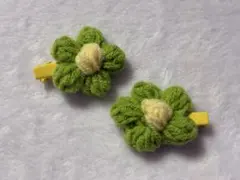 花の形 ヘアピン 緑と黄色
