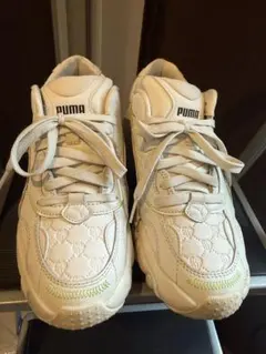 美品】PUMA / Orkid モノグラム 厚底スニーカー ホワイト 24cm - メルカリ